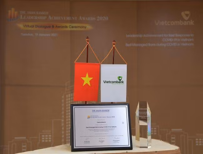 Danh hiệu “Ngân hàng được quản trị tốt nhất trong đại dịch COVID-19” và danh hiệu "Lãnh đạo xuất sắc trong việc ứng phó với đại dịch COVID-19 tại Việt Nam” do The Asian Banker trao tặng. Danh hiệu “Ngân hàng được quản trị tốt nhất trong đại dịch COVID-19” và danh hiệu "Lãnh đạo xuất sắc trong việc ứng phó với đại dịch COVID-19 tại Việt Nam” do The Asian Banker trao tặng.