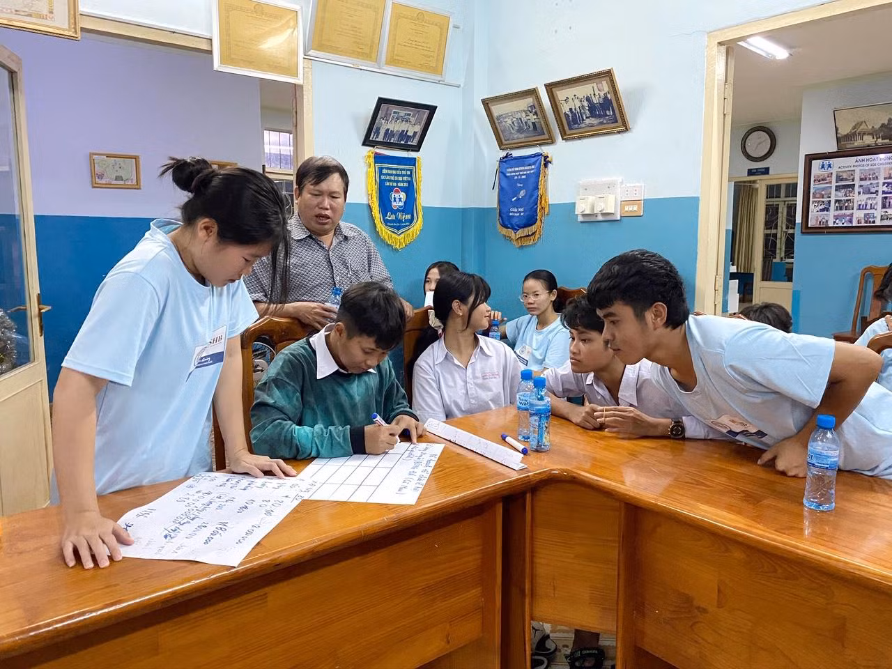 Các nhà lãnh đạo trẻ SOS được trang bị kỹ năng sống, khả năng lãnh đạo và kiến thức tài chính trong 1 tuần đào tạo trực tuyến với các chuyên gia từ Young Leader Các nhà lãnh đạo trẻ SOS được trang bị kỹ năng sống, khả năng lãnh đạo và kiến thức tài chính trong 1 tuần đào tạo trực tuyến với các chuyên gia từ Young Leader