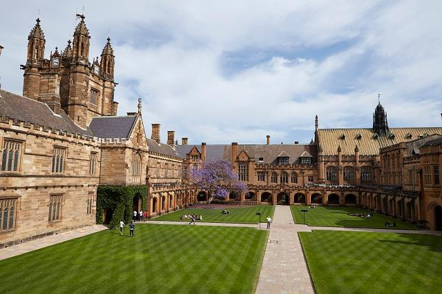 Melbourne là trường đại học tốt nhất ở Úc. Melbourne là trường đại học tốt nhất ở Úc.