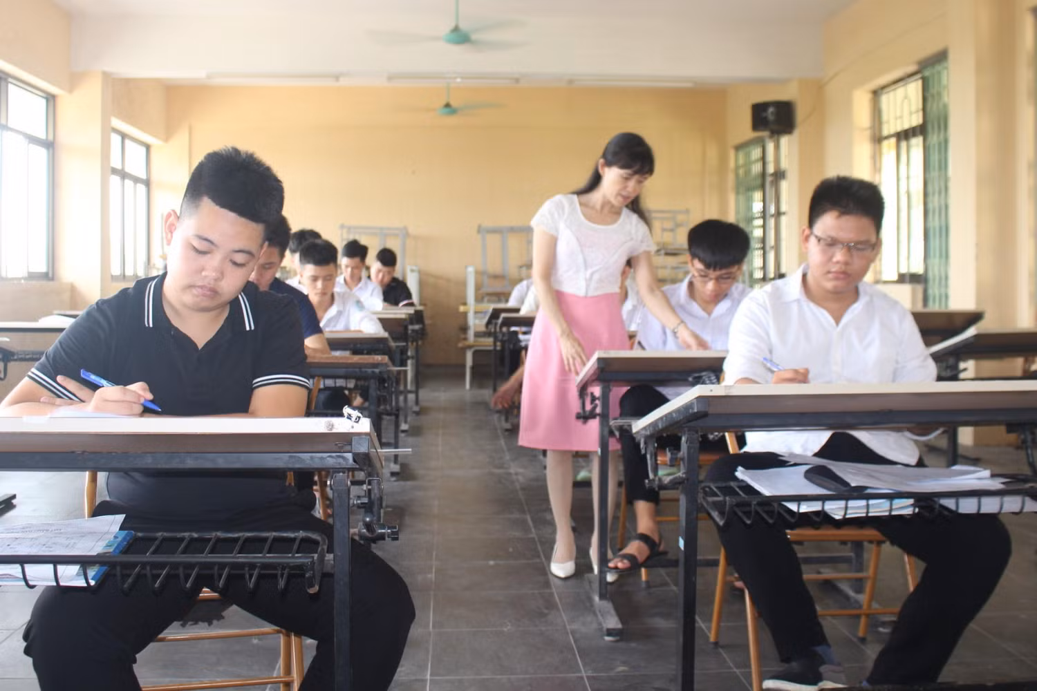 Cần có những quy chuẩn riêng về đào tạo và cấp bằng văn hóa Trung học phổ thông cho học sinh theo học tại trường nghề (Ảnh: Nhà trường cung cấp) Cần có những quy chuẩn riêng về đào tạo và cấp bằng văn hóa Trung học phổ thông cho học sinh theo học tại trường nghề (Ảnh: Nhà trường cung cấp)
