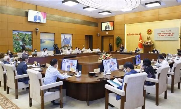 Sáng 27/9, tại Nhà Quốc hội, Chủ tịch Quốc hội Vương Đình Huệ chủ trì Tọa đàm tham vấn chuyên gia về kinh tế-xã hội. (Ảnh: Doãn Tấn/TTXVN) Sáng 27/9, tại Nhà Quốc hội, Chủ tịch Quốc hội Vương Đình Huệ chủ trì Tọa đàm tham vấn chuyên gia về kinh tế-xã hội. (Ảnh: Doãn Tấn/TTXVN)