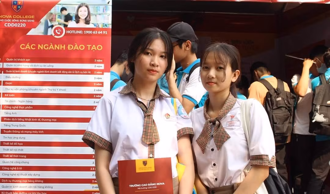 Nova Group dành tặng 30 tỷ đồng học bổng cho tân sinh viên khá và giỏi Nova College năm học 2021-2022 Nova Group dành tặng 30 tỷ đồng học bổng cho tân sinh viên khá và giỏi Nova College năm học 2021-2022