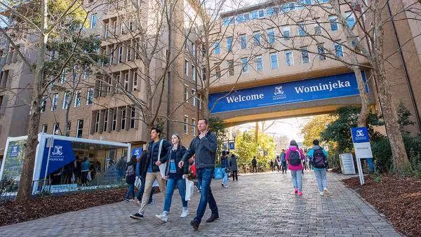 Đại học Melbourne là một trong những trường đại học đứng đầu về khoa học vật lý (Ảnh: Website trường)