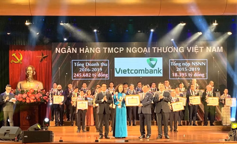 Vietcombank được vinh doanh đơn vị nộp Ngân sách lớn nhất cả nước năm 2020