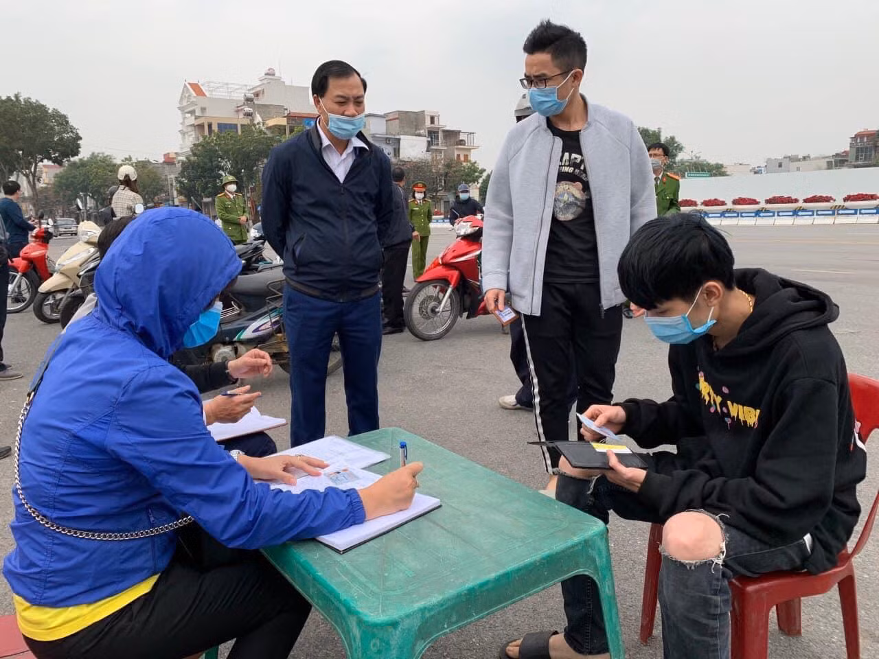 Một số trường hợp vi phạm phải nộp phạt từ 1-3 triệu đồng theo quy định. Ảnh: Đình Hùng Một số trường hợp vi phạm phải nộp phạt từ 1-3 triệu đồng theo quy định. Ảnh: Đình Hùng