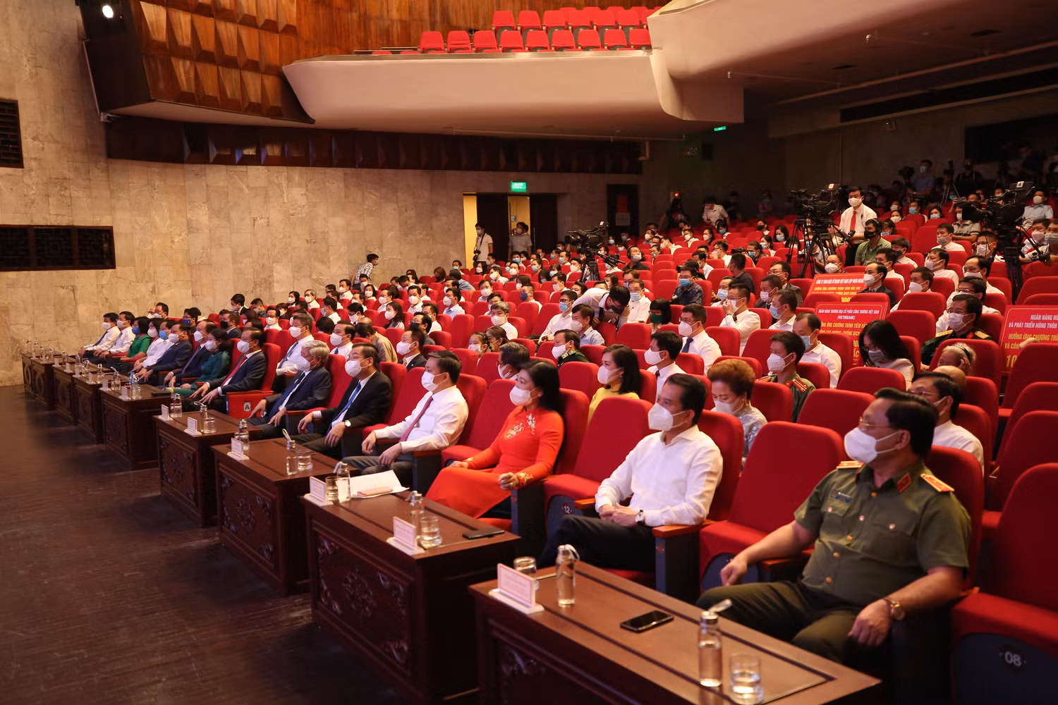 Khán phòng đảm bảo giãn cách Khán phòng đảm bảo giãn cách