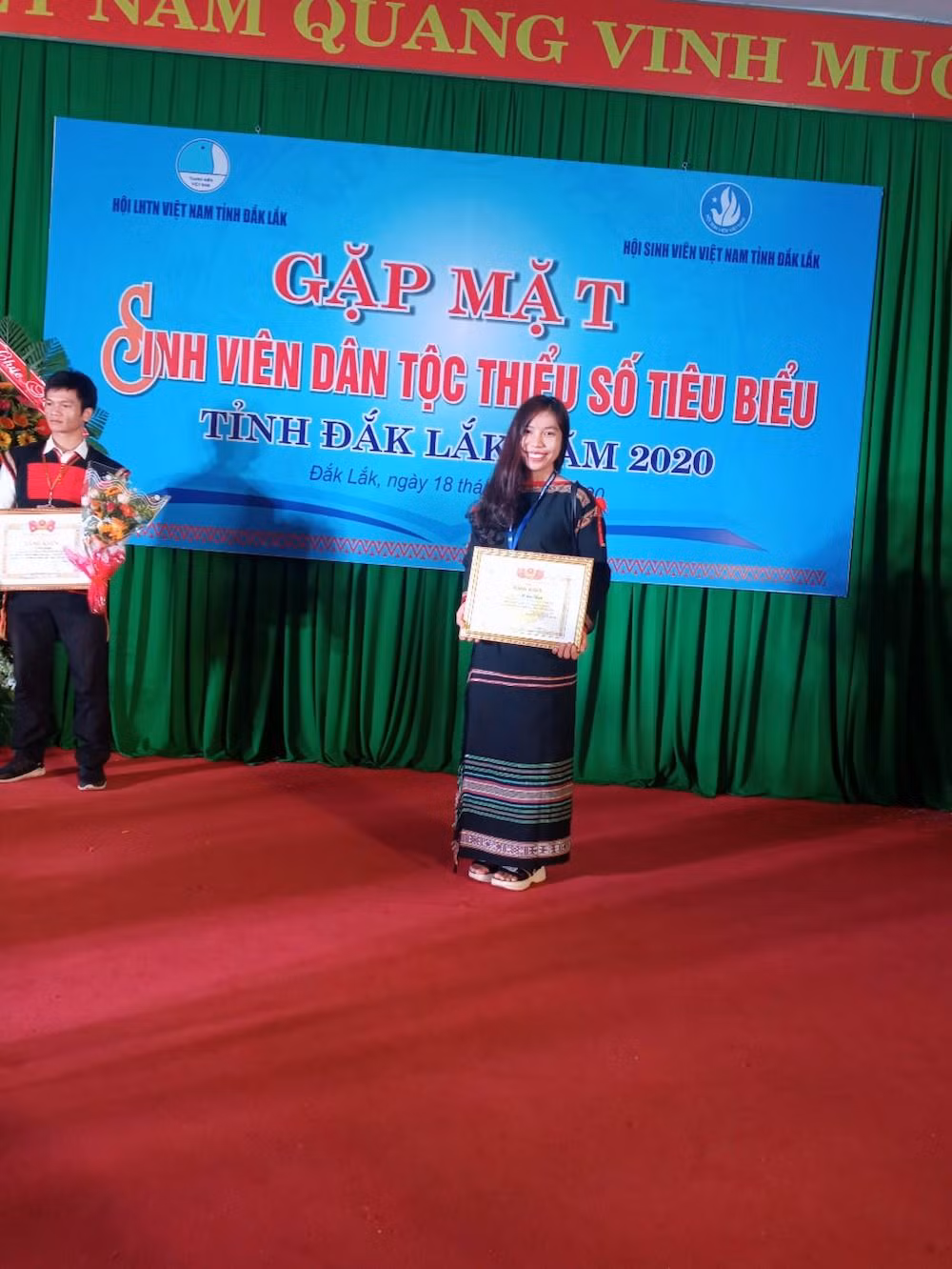 Tuy có hoàn cảnh vô cùng khó khăn nhưng H Lic ÊBan luôn cố gắng học tập thật tốt và rèn luyện bản thân theo tấm gương đạo đức của Chủ tịch Hồ Chí Minh. (Ảnh: Nhân vật cung cấp)