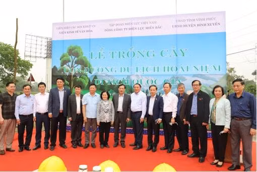 Các đại biểu tham dự lễ phát động Các đại biểu tham dự lễ phát động