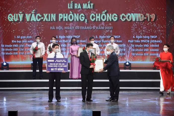 Techcombank đã ủng hộ 60 tỷ đồng cho Quỹ vaccine phòng chống Covid-19 Techcombank đã ủng hộ 60 tỷ đồng cho Quỹ vaccine phòng chống Covid-19