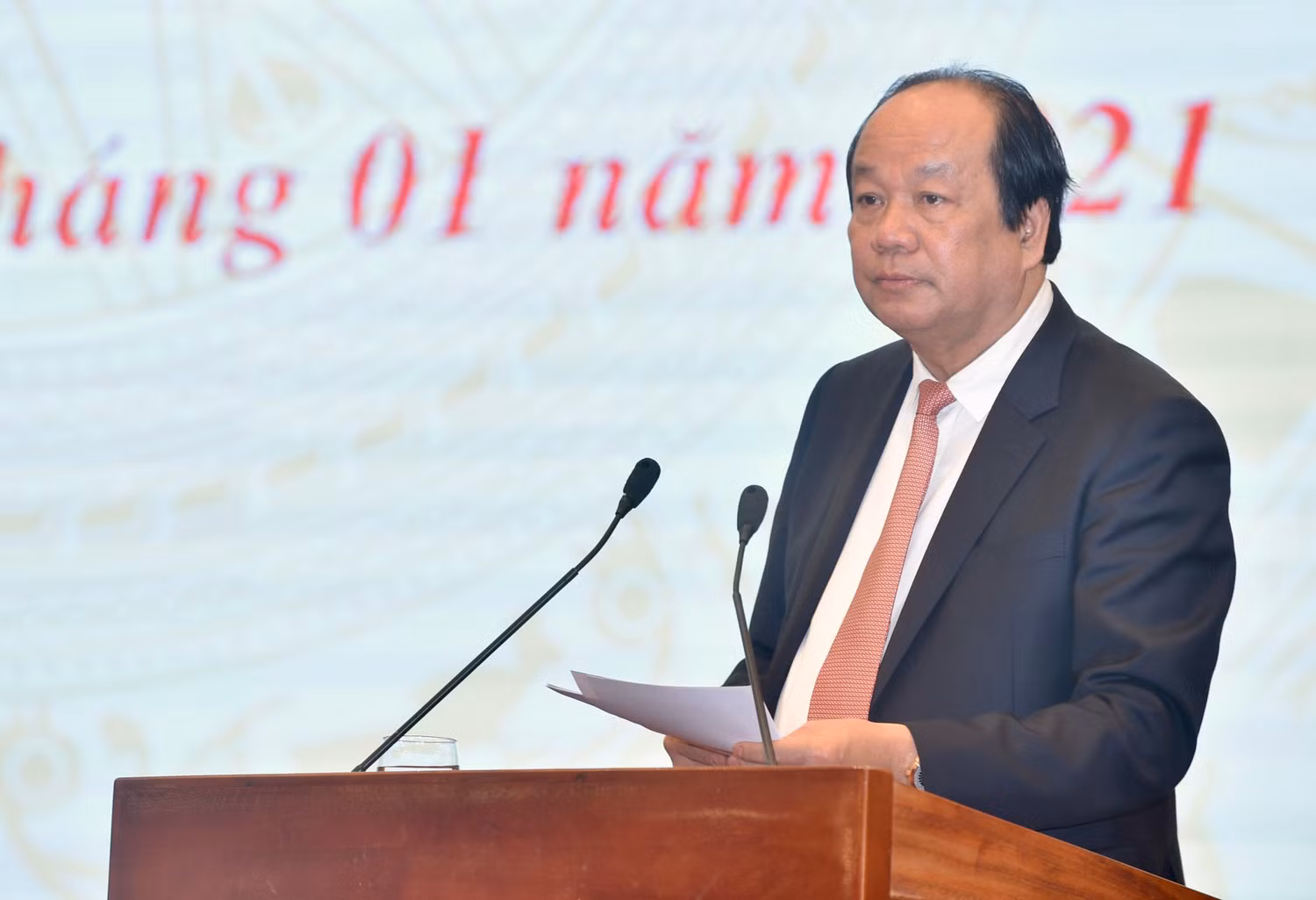 Bộ trưởng, Chủ nhiệm Văn phòng Chính phủ Mai Tiến Dũng phát biểu tại họp báo. Ảnh: VGP/Nhật Bắc
