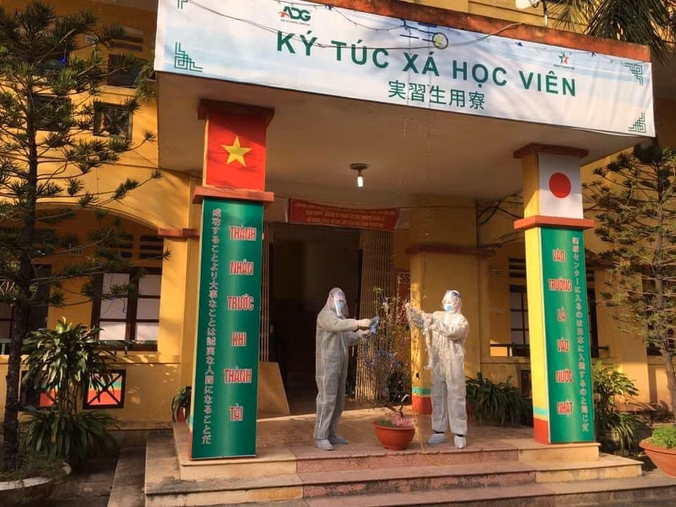 Khu ký túc xá 5 tầng Trường Cao đẳng Cơ giới Xây dựng được sử dụng làm cơ sở cách ly. Ảnh: Nhà trường cung cấp