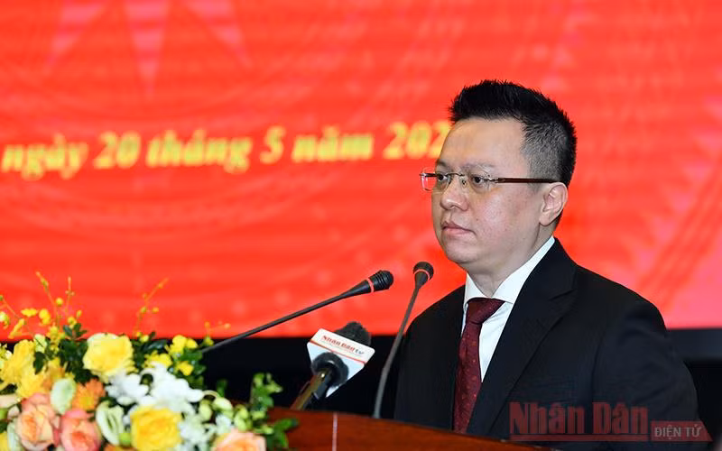 Đồng chí Lê Quốc Minh phát biểu nhận nhiệm vụ Tổng Biên tập Báo Nhân Dân. Đồng chí Lê Quốc Minh phát biểu nhận nhiệm vụ Tổng Biên tập Báo Nhân Dân.