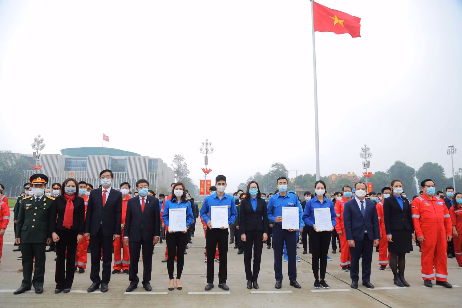 Trao quyết định các công trình của Tuổi trẻ Dầu khí chào mừng Đại hội XIII Trao quyết định các công trình của Tuổi trẻ Dầu khí chào mừng Đại hội XIII