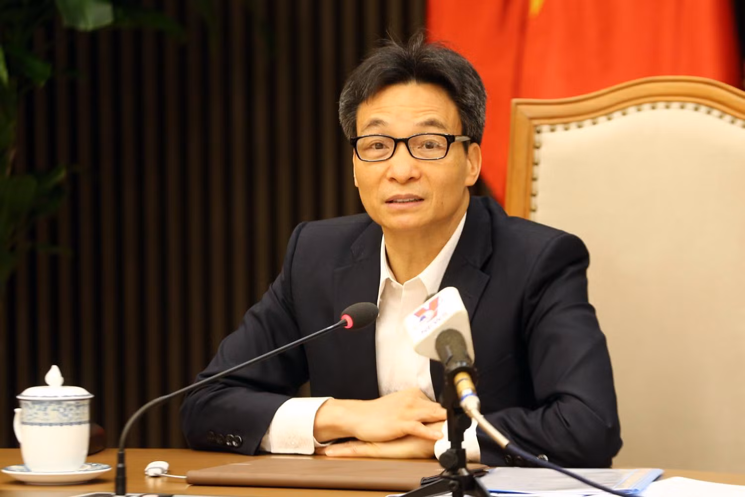Phó Thủ tướng Vũ Đức Đam, Trưởng Ban Chỉ đạo quốc gia phòng chống dịch bệnh COVID-19 chủ trì cuộc họp Thường trực Ban Chỉ đạo sáng 19/3. Ảnh: VGP/Đình Nam Phó Thủ tướng Vũ Đức Đam, Trưởng Ban Chỉ đạo quốc gia phòng chống dịch bệnh COVID-19 chủ trì cuộc họp Thường trực Ban Chỉ đạo sáng 19/3. Ảnh: VGP/Đình Nam