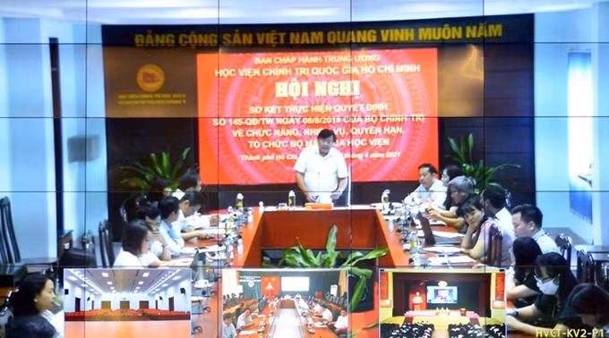 Hội nghị được tổ chức trực tuyến tới các điểm cầu Hội nghị được tổ chức trực tuyến tới các điểm cầu
