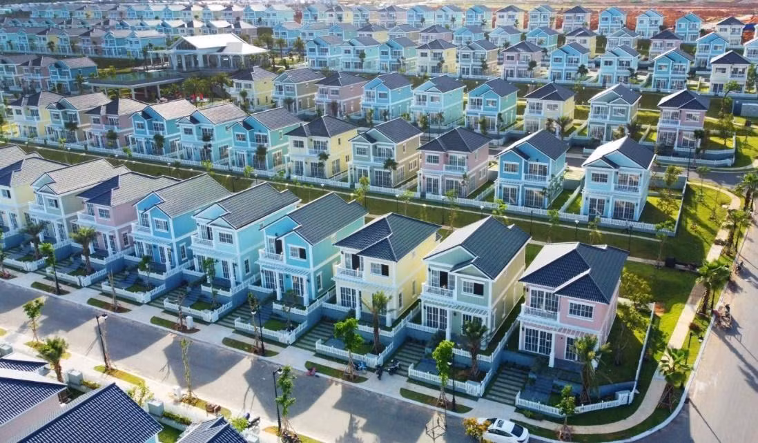 Second home biển tại NovaWorld Phan Thiet mang đến trải nghiệm sống “vẹn cả đôi đường” cho sức khoẻ tinh thần, thể chất bên cạnh tiềm năng sinh lời dài hạn hấp dẫn. Ảnh: Biệt thự biển Florida Second home biển tại NovaWorld Phan Thiet mang đến trải nghiệm sống “vẹn cả đôi đường” cho sức khoẻ tinh thần, thể chất bên cạnh tiềm năng sinh lời dài hạn hấp dẫn. Ảnh: Biệt thự biển Florida