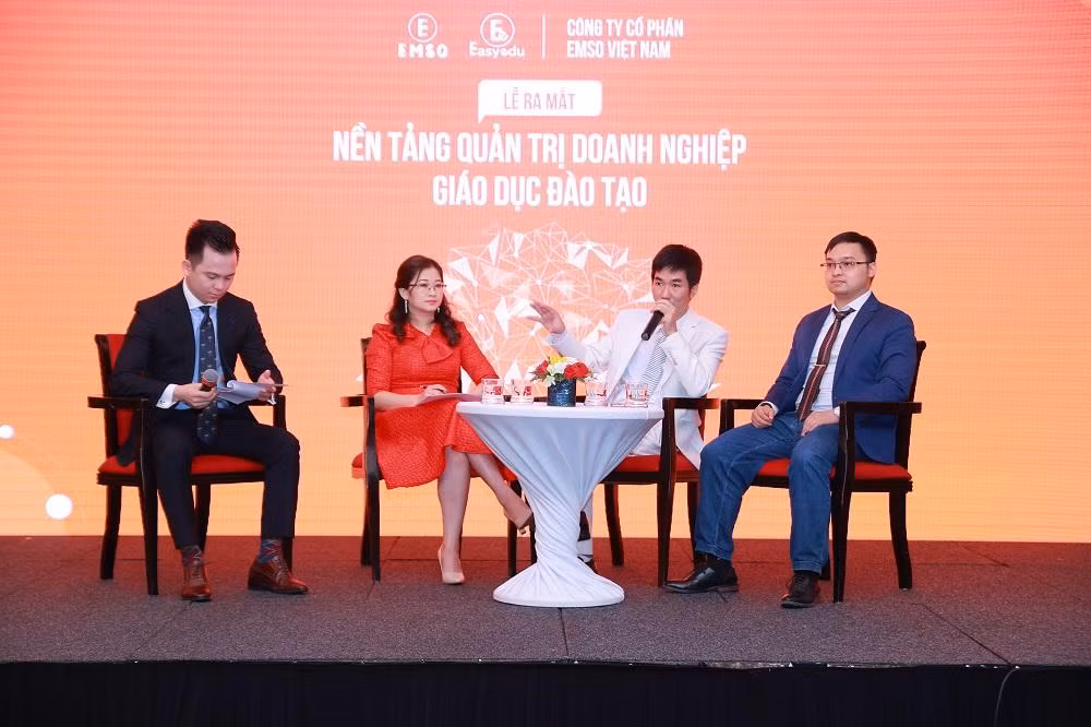 Lễ ra mắt nền tảng quản trị doanh nghiệp giáo dục – đào tạo EasyEdu. Lễ ra mắt nền tảng quản trị doanh nghiệp giáo dục – đào tạo EasyEdu.