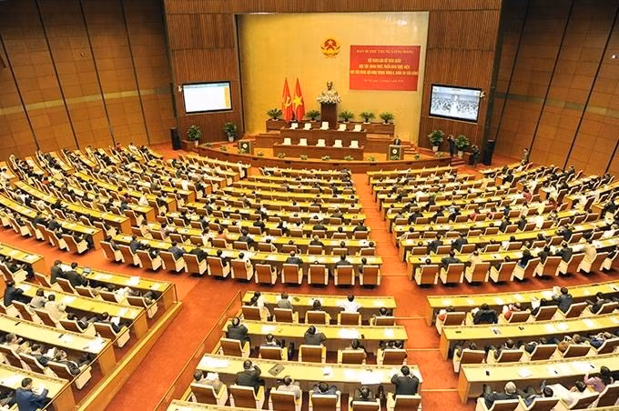 Điểm cầu chính của Hội nghị đặt tại phòng họp Diên Hồng, tòa nhà Quốc hội.