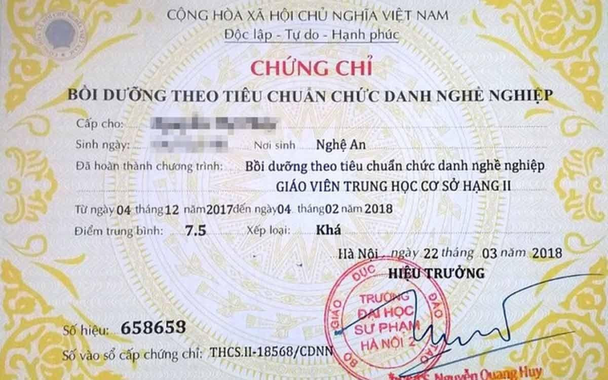 Câu chuyện chứng chỉ nghề nghiệp giáo viên các hạng I, II, III ở các cấp học, bậc học luôn luôn là vấn đề được đông đảo đội ngũ giáo viên quan tâm, lo lắng. (Ảnh minh hoạ: Vov.vn) Câu chuyện chứng chỉ nghề nghiệp giáo viên các hạng I, II, III ở các cấp học, bậc học luôn luôn là vấn đề được đông đảo đội ngũ giáo viên quan tâm, lo lắng. (Ảnh minh hoạ: Vov.vn)