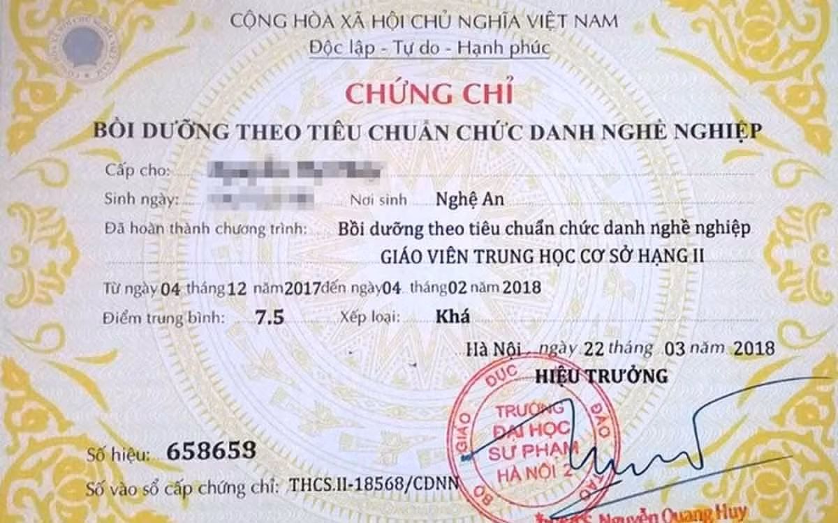 Câu chuyện chứng chỉ nghề nghiệp giáo viên các hạng I, II, III ở các cấp học, bậc học luôn luôn là vấn đề được đông đảo đội ngũ giáo viên quan tâm, lo lắng. (Ảnh minh hoạ: Vov.vn) Câu chuyện chứng chỉ nghề nghiệp giáo viên các hạng I, II, III ở các cấp học, bậc học luôn luôn là vấn đề được đông đảo đội ngũ giáo viên quan tâm, lo lắng. (Ảnh minh hoạ: Vov.vn)