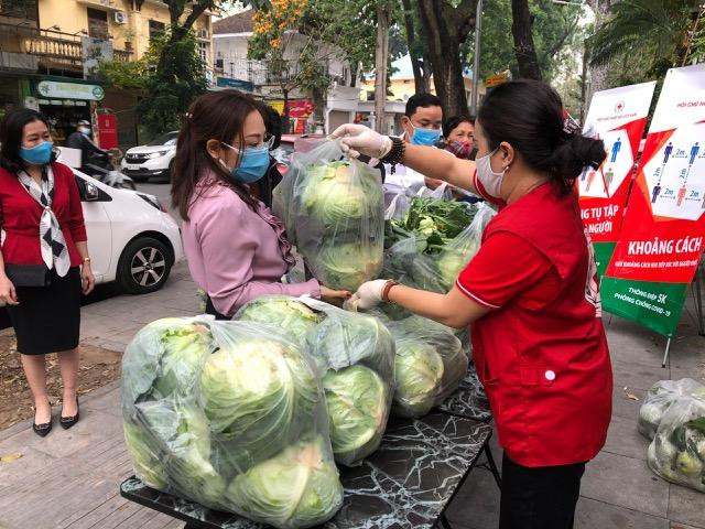Nông sản Hải Dương được “giải cứu” tại Hà Nội. Ảnh: VGP/Nhật Nam
