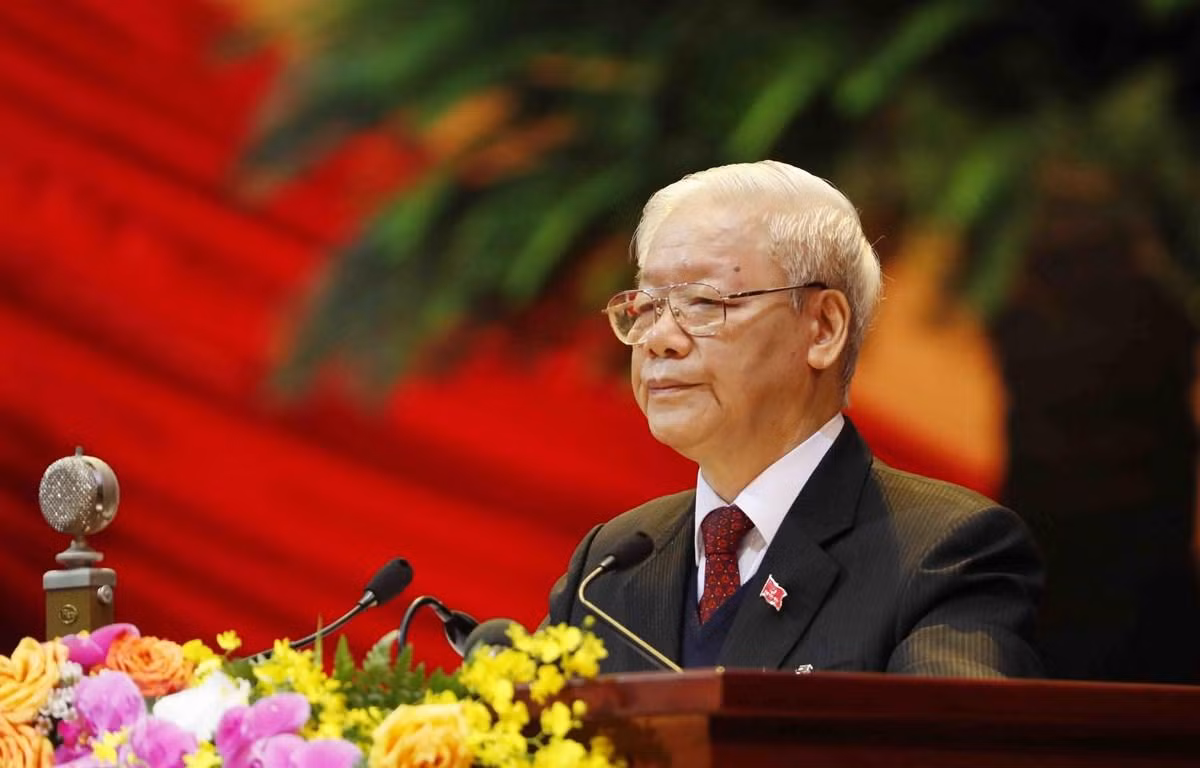 Đồng chí Nguyễn Phú Trọng, Tổng Bí thư Ban Chấp hành Trung ương Đảng, Chủ tịch nước Cộng hòa Xã hội Chủ nghĩa Việt Nam đọc Báo cáo chính trị của Ban Chấp hành Trung ương Đảng khóa XII và các văn kiện trình Đại hội. (Ảnh: TTXVN)