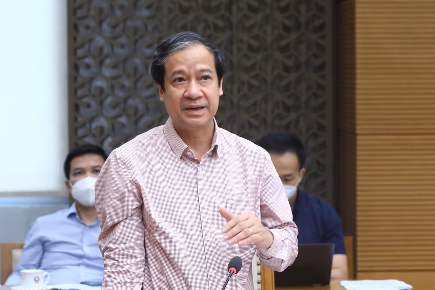 Bộ trưởng Bộ Giáo dục và Đào tạo Nguyễn Kim Sơn khẳng định trong tình hình dịch bệnh hiện nay, dạy học trực tuyến là phương thức chính, dạy học trên truyền hình là phương thức bổ trợ quan trọng nhất. Ảnh: VGP/Đình Nam