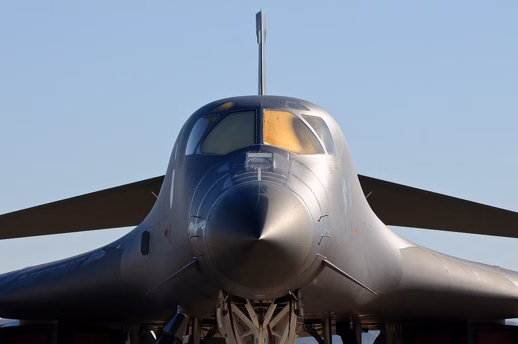 Máy bay ném bom chiến lược B1-B Lancer