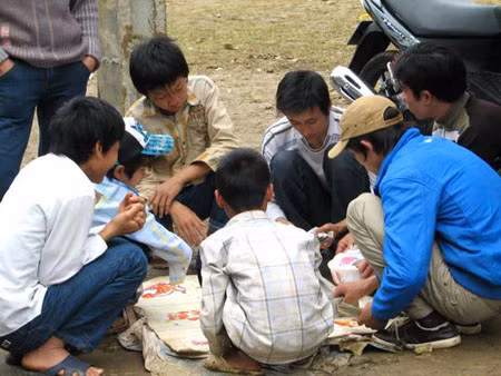 Ai cũng muốn tìm vận may.