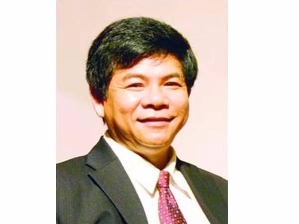 Ông Phạm Trung Cang, Chủ tịch Hội đồng quản trị đầu tiên của Ngân hàng Á Châu và là Phó chủ tịch từ năm 1994 đến nay, đồng thời ông cũng là thành viên Hội đồng sáng lập ngần hàng ACB. Ông Cang cũng từng giữ chức vụ Tổng giám đốc điều hành từ năm 1994 đến năm 2001. Ông Phạm Trung Cang, Chủ tịch Hội đồng quản trị đầu tiên của Ngân hàng Á Châu và là Phó chủ tịch từ năm 1994 đến nay, đồng thời ông cũng là thành viên Hội đồng sáng lập ngần hàng ACB. Ông Cang cũng từng giữ chức vụ Tổng giám đốc điều hành từ năm 1994 đến năm 2001.
