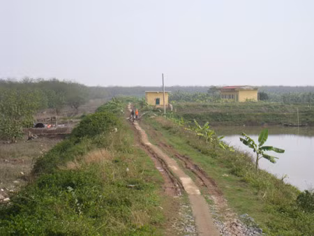 Theo nhiều người dân huyện Tiên Lãng đã tranh công của anh Vươn. Theo nhiều người dân huyện Tiên Lãng đã tranh công của anh Vươn.