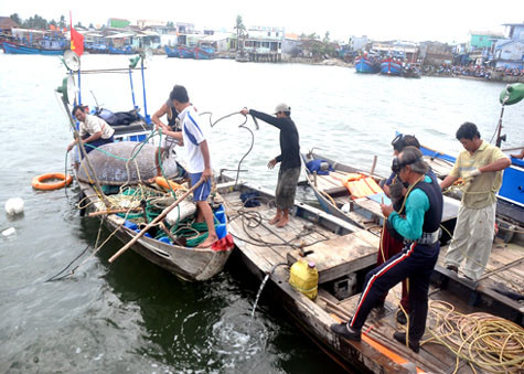 Khoảng 6h30 sáng 21/1/2011, tại bến phà xã Tam Hải (qua xã Tam Quang), huyện Núi Thành, Quảng Nam đã xảy ra một vụ chìm phà làm 1 người chết và hàng chục người mất hoảng loạn.