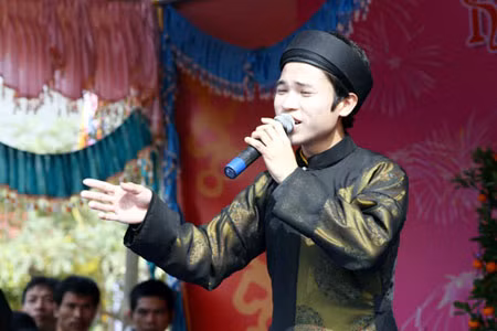 Những câu ca ấm nồng của liền anh. Những câu ca ấm nồng của liền anh.
