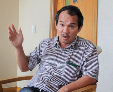 Chia sẻ trên Dân Việt, đại gia Đoàn Nguyễn Đức cho biết: "Tôi không có nhu cầu hưởng thụ, không ham mê rượu chè. Tôi ăn uống giản dị. Ra vườn cao su, lỡ bữa, tôi ăn cơm với công nhân. Thăm đội bóng, tôi ăn cơm chung với cầu thủ ở nhà bếp. Hơn 20 năm nay, tôi chưa từng tổ chức một chuyến du lịch nào cho bản thân và gia đình..."