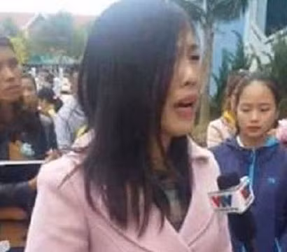 Giáo viên huyện Krông Pắk đã khóc khi nghe tin sẽ bị chấm dứt hợp đồng lao động (ảnh: FB Hiền Lê)