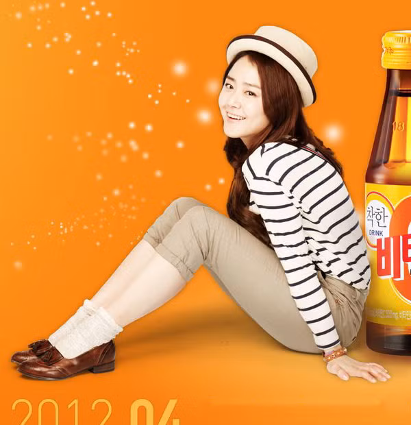 Ngày càng nhiều vai diễn đến với cô, và dù hóa thân vào hình tượng nào, Moon cũng cho thấy vẻ đẹp ngọt ngào, trong sáng, và đậm chất phụ nữ Á Đông. (Ảnh HB) Xem thêm: Cơn sốt 'thiên sứ 9X': Đẹp như mỹ nhân cổ trang Trung Hoa