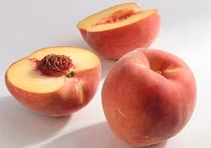Pectin trong quả đào có lợi cho đường ruột nên ăn đào có thể phòng tránh táo bón. Tuy vậy, đào cũng có thể sẽ gây ra bệnh tiêu chảy và một số bệnh đường ruột cấp tính khác nếu ăn quá nhiều.(Ảnh: K14) Xem thêm: "Thần dược" quanh ta: Ngô bắp ngon, rẻ và chống ung thư hiệu quả