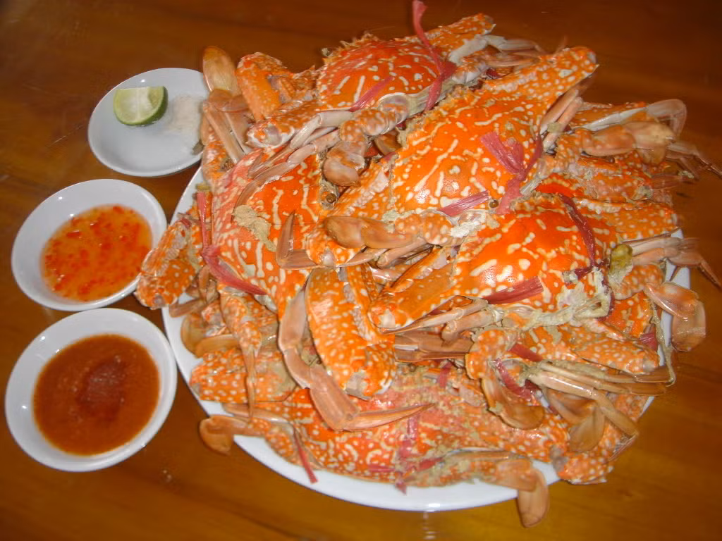 Ăn hải sản và uống bia cùng lúc dễ bị bệnh gút: Lượng purine trong hải sản, trong quá trình trao đổi chất của con người sẽ hình thành axit uric, axit uric dư thừa có thể gây ra bệnh gút và các bệnh khác. Xem thêm: Những “cặp đôi không hoàn hảo" dễ khiến người ăn... nhập viện Ăn hải sản và uống bia cùng lúc dễ bị bệnh gút: Lượng purine trong hải sản, trong quá trình trao đổi chất của con người sẽ hình thành axit uric, axit uric dư thừa có thể gây ra bệnh gút và các bệnh khác. Xem thêm: Những “cặp đôi không hoàn hảo" dễ khiến người ăn... nhập viện