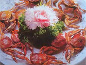 Về dinh dưỡng: sách Cây thuốc và động vật làm thuốc ở Việt Nam do viện Dược liệu (bộ Y tế) ấn hành cho biết, trong 100g thịt cua đồng chứa 12,3% protid; 3,3% lipid; 5.040mg% Ca; 430mg% P; 4,7mg% Fe; 0,01mg% vitamin B1; 0,51mg% vitamin B2; 2,1mg% vitamin PP; 0,12mg% vitamin B6; 125mg% cholesterol; 0,25mg% melatonin... Đặc biệt, mai cua có nhiều chất chitin.(Ảnh: In) Xem thêm: Cảm kích: Cùng ăn, cùng ở với dân vùng có bệnh viêm da lạ