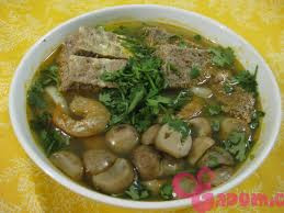 Giải nhiệt mùa hè trị lở ngứa: Cua đồng 200 g bỏ yếm, mai, rửa sạch, giã nát, lọc lấy nước; mướp hương 1 - 2 trái cạo vỏ, rửa sạch, cắt miếng; rau đay và mồng tơi tươi mỗi thứ 100 g rửa sạch, cắt đoạn. Đun sôi nước cua và cho các loại rau vào, đến khi mướp chín là được. Xem thêm: Cảm kích: Cùng ăn, cùng ở với dân vùng có bệnh viêm da lạ
