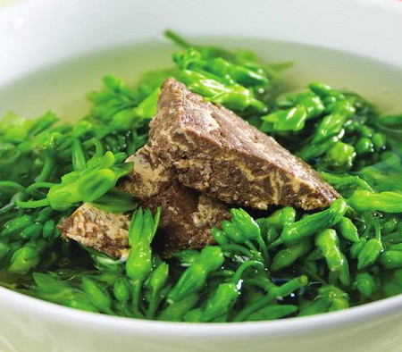 Chữa vết thương đụng dập, lở loét: Cua đồng 2 con giã nát, rượu 1 chén, cho vào nồi đun sôi, gạn lấy nước uống, bã đắp vào chỗ đau. (Ảnh: In) Xem thêm: Cảm kích: Cùng ăn, cùng ở với dân vùng có bệnh viêm da lạ