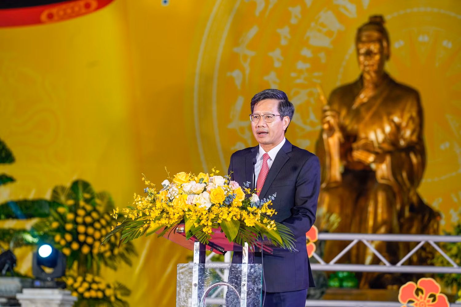 Ông Lê Anh Quân - Phó chủ tịch Thường trực Ủy ban nhân dân thành phố Hải Phòng phát biểu tại lễ biểu dương (Ảnh: ĐT) Ông Lê Anh Quân - Phó chủ tịch Thường trực Ủy ban nhân dân thành phố Hải Phòng phát biểu tại lễ biểu dương (Ảnh: ĐT)