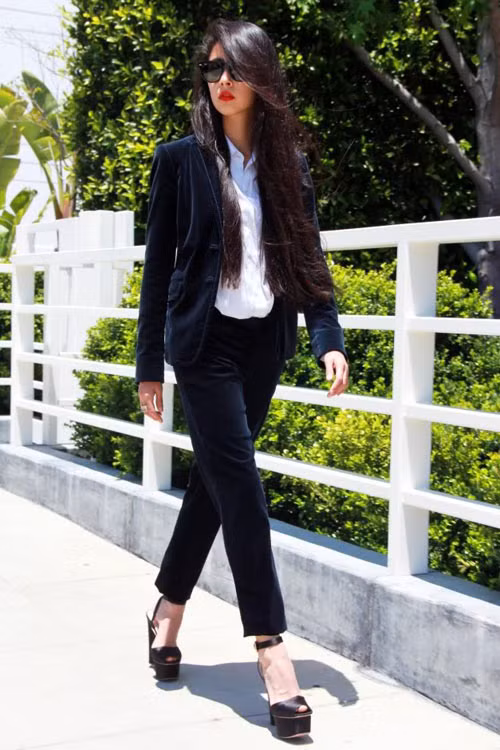 Thanh lịch...
