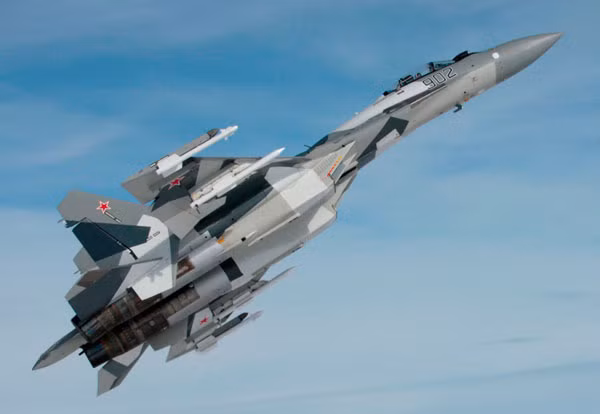 Siêu chiến đấu cơ T-50 cũng đang được Nga đầu tư phát triển (ảnh: Su 35) Siêu chiến đấu cơ T-50 cũng đang được Nga đầu tư phát triển (ảnh: Su 35)