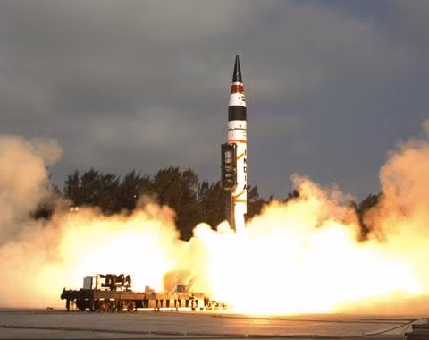 Tên lửa đạn đạo liên lục địa Agni-5 của Ấn Độ