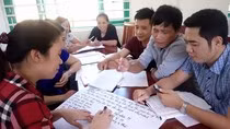 Phó giáo sư Mai Sỹ Tuấn có dạy được Vật lý, Hóa học không? Nếu không, đừng ép ảnh 2