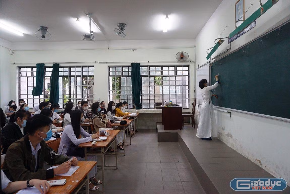 Giáo viên mong có lương "tháng 13" Ảnh minh họa A.N Giáo viên mong có lương "tháng 13" Ảnh minh họa A.N