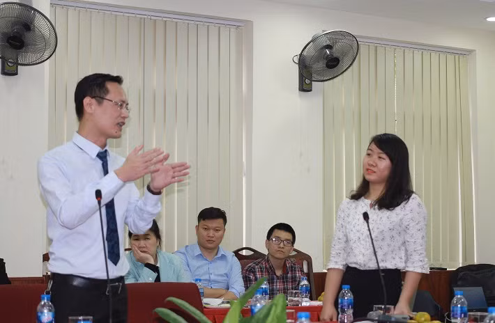 Nhà tuyển dụng và sinh viên đối thoại tại hội nghị (Ảnh: Thùy Linh)