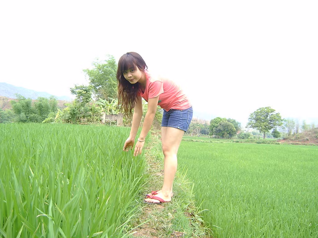 Sở thích của Hằng là mua sắm,nghe nhạc ,và hát.