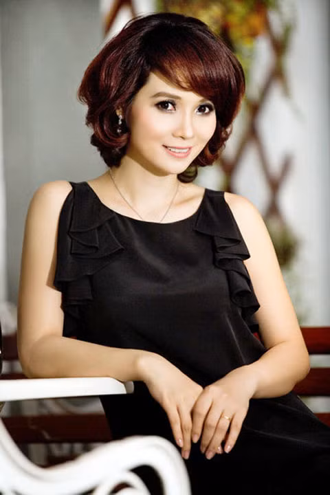 Hai nhan sắc Hà thành là Mai Thu Huyền và Khánh Huyền sẽ cùng tái xuất và đụng độ nhau trong bộ phim "Lối rẽ". Hai nhan sắc Hà thành là Mai Thu Huyền và Khánh Huyền sẽ cùng tái xuất và đụng độ nhau trong bộ phim "Lối rẽ".